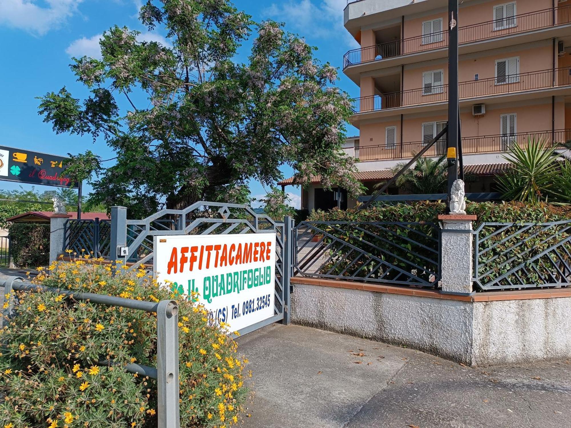 Hotel Il Quadrifoglio Frascineto Exterior foto